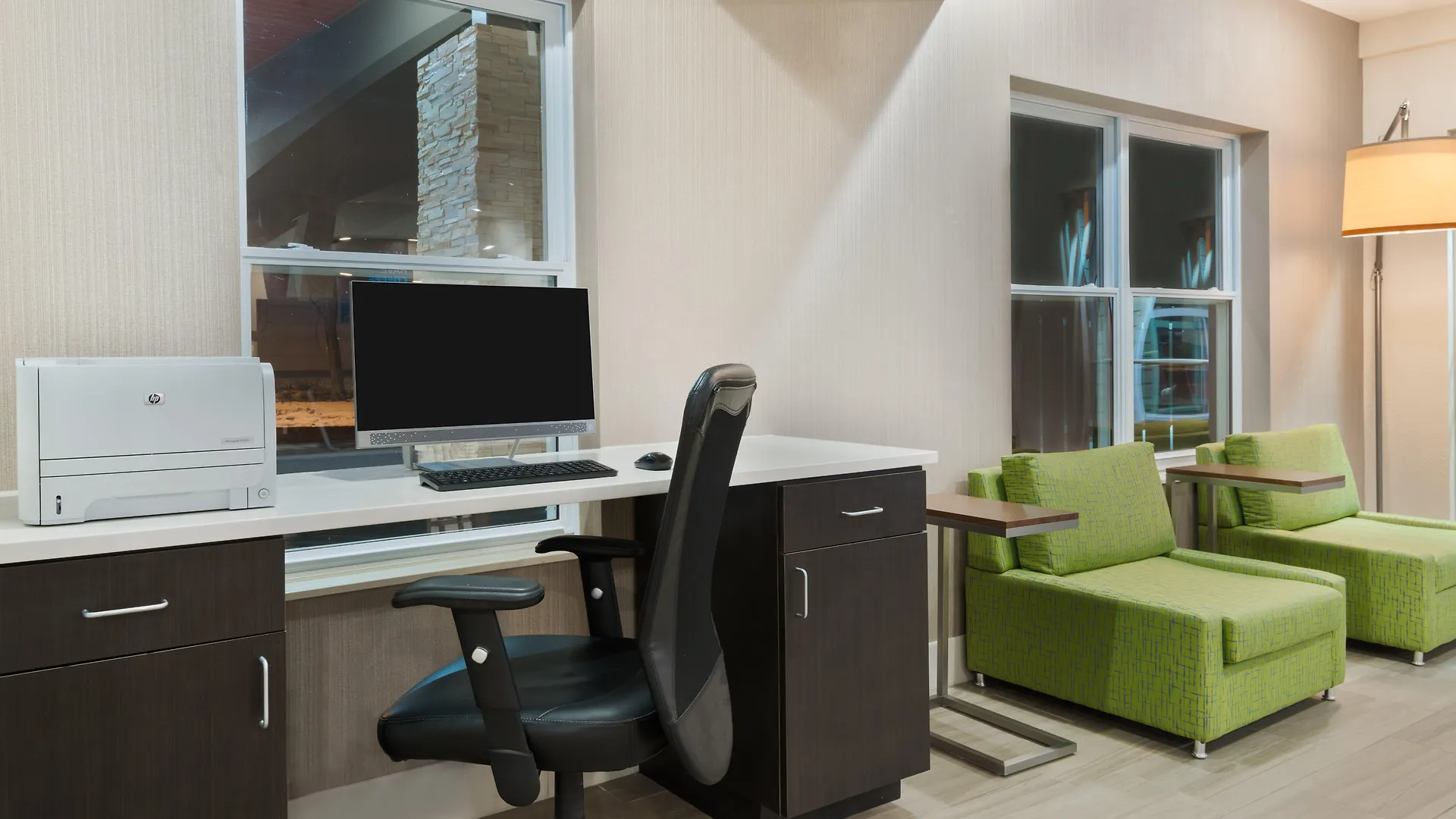Holiday Inn Express & Suites - Columbus Airport East By Ihg Hotel