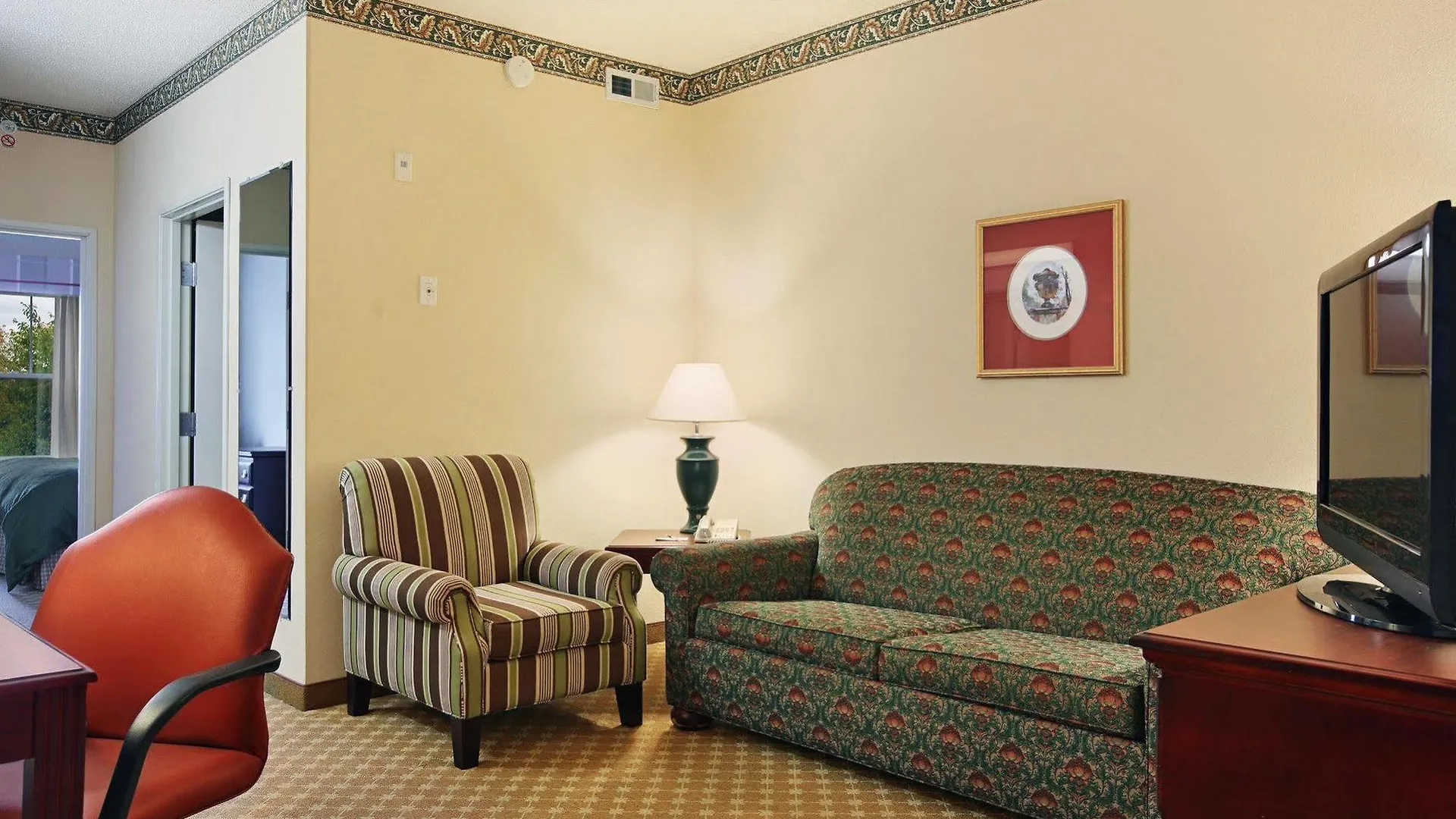 Holiday Inn Express & Suites - Columbus Airport East By Ihg 3*,